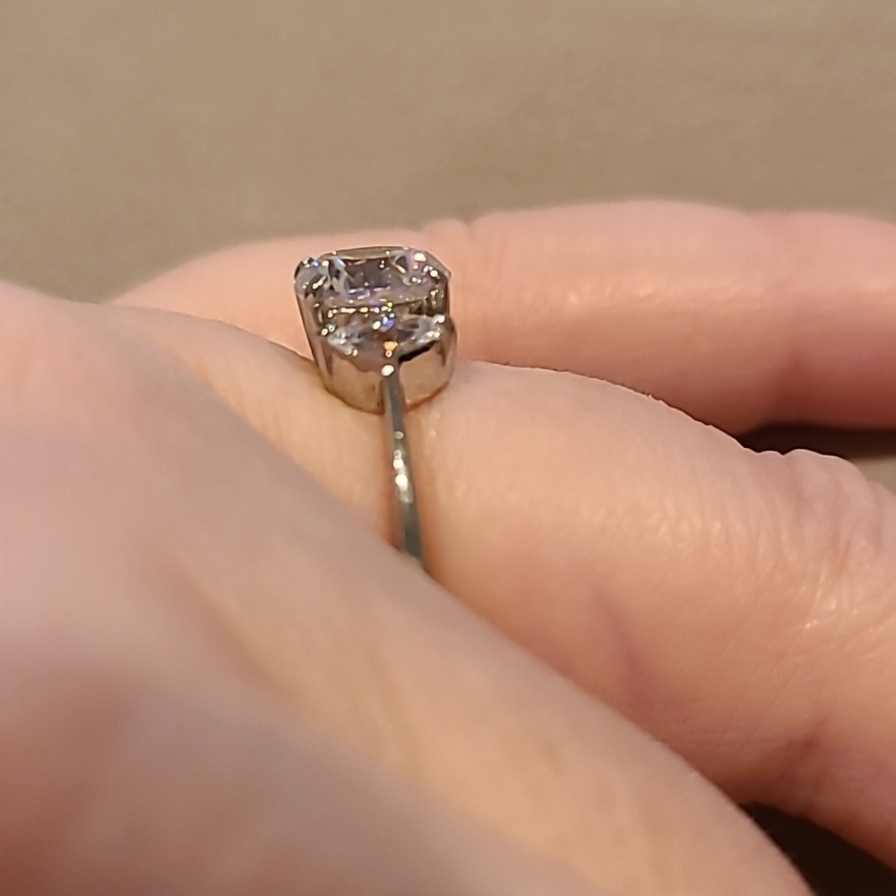 Cubic zirconia 3 stone stainless steel ring - Picture 2 of 8
